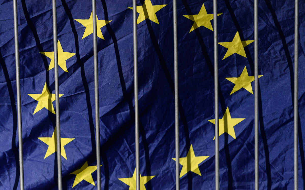 Yevropa Ittifoqi sun'iy intellektni o'z zimmasiga oldi: yangi qonun Yevropa foydalanuvchilarini "yuqori xavfli" sun'iy intellekt tizimlaridan himoya qilishga qaratilgan