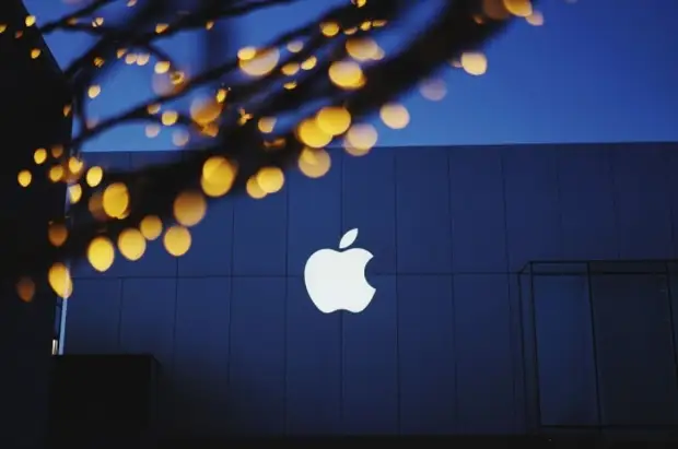 Maskning AQSh iqtisodiga nisbatan yomon kayfiyati Apple kompaniyasiga ham yetib keldi.  Kompaniya yangi xodimlarni ishga olishni qisqartiradi va ish haqi narxini pasaytiradi