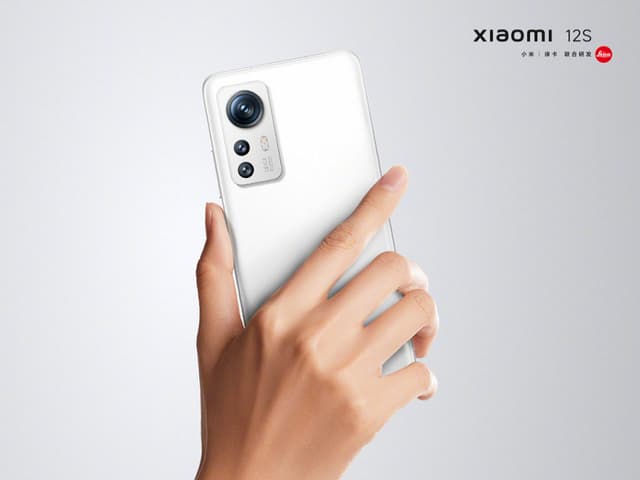 Xiaomi 12S rasmiy fotosuratlarda har tomondan ko'rsatilgan