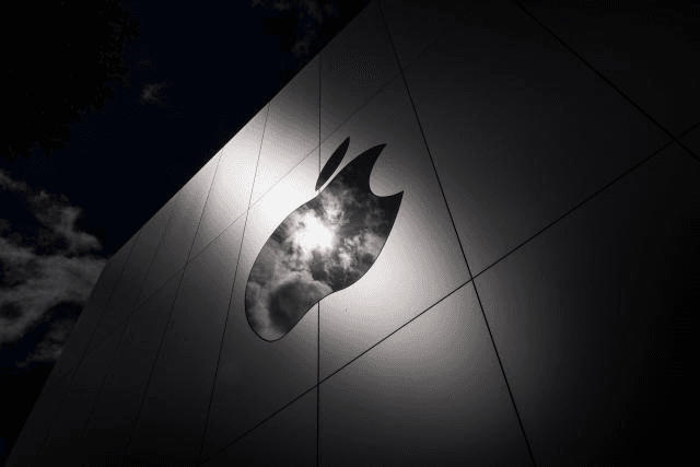 Apple top-menejerlaridan biri kompaniyani tark etmoqda