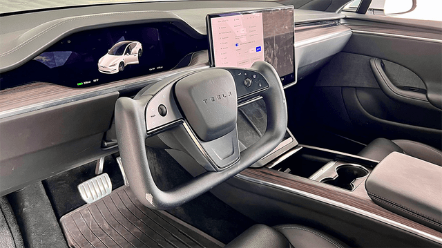 Innovatsiya natija bermadi va Ilon Mask qarorni o'zgartirdi: Tesla odatdagi rulga qaytdi