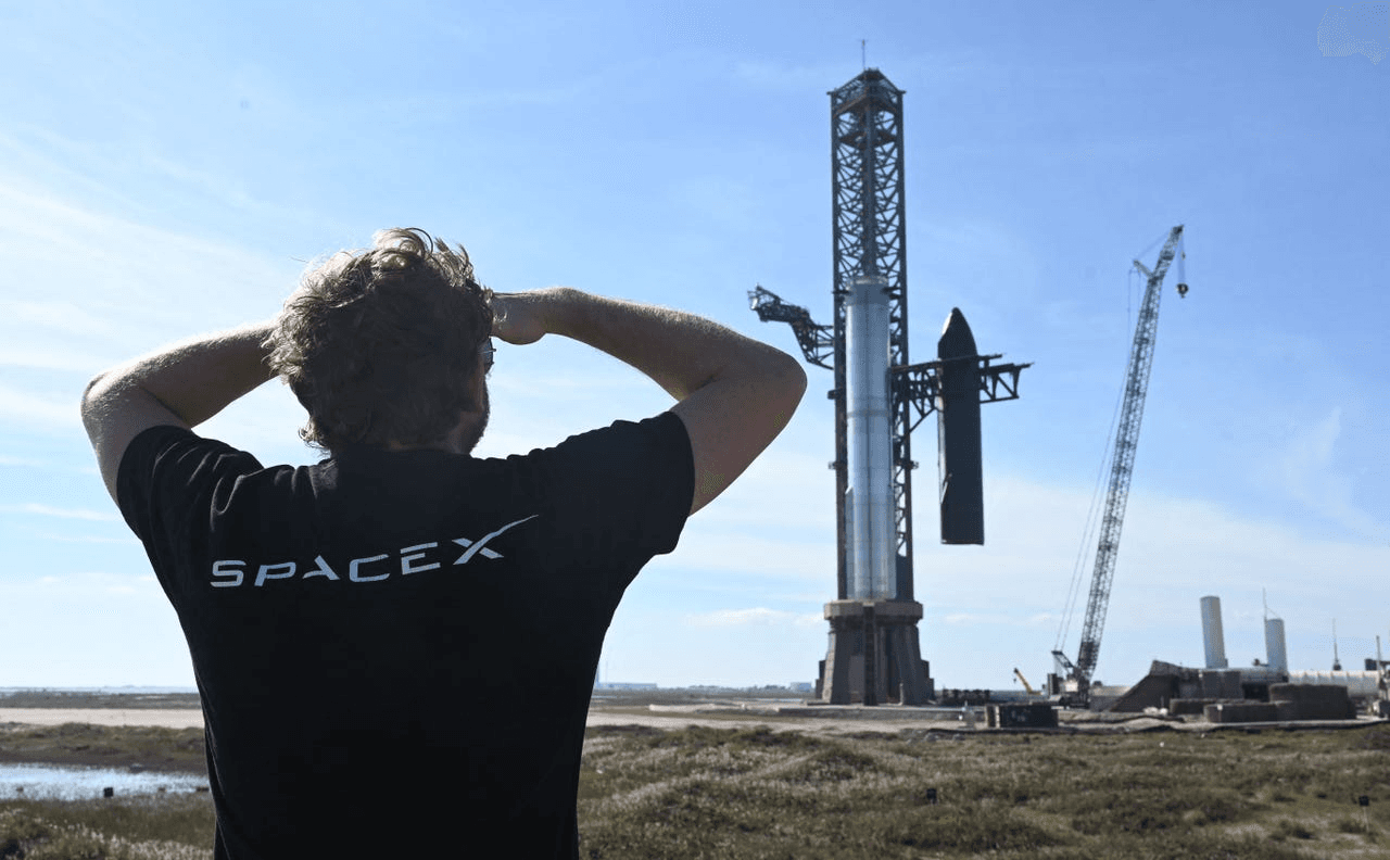 SpaceX orbitaga to‘rt tonnalik "kosmik smartfon"ni yubordi