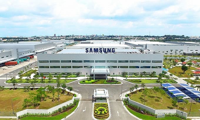 Smartfonlar sotib olishni to'xtatdi, omborlar to'ldi.  Samsung global talabning pasayishi tufayli ishlab chiqarishni qisqartirdi