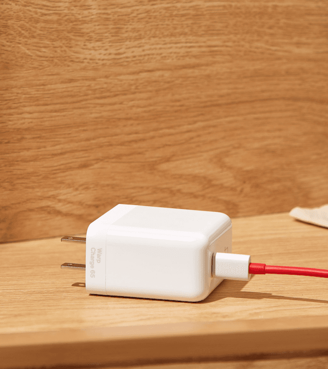 OnePlus 100 Vattli quvvat manbaini taqdim etdi