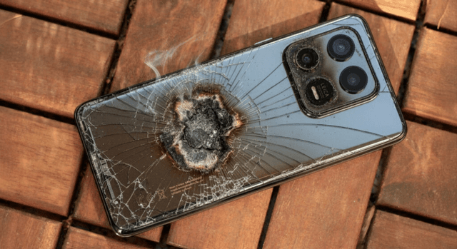 Xiaomi 13 bolaning qo‘lida portlab ketdi: "Bola u bilan shunchaki o‘ynayotgan edi va u to‘satdan portlab ketdi"